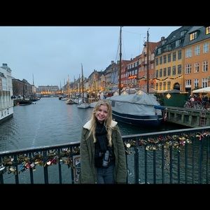 Meet your Posher, Brooke